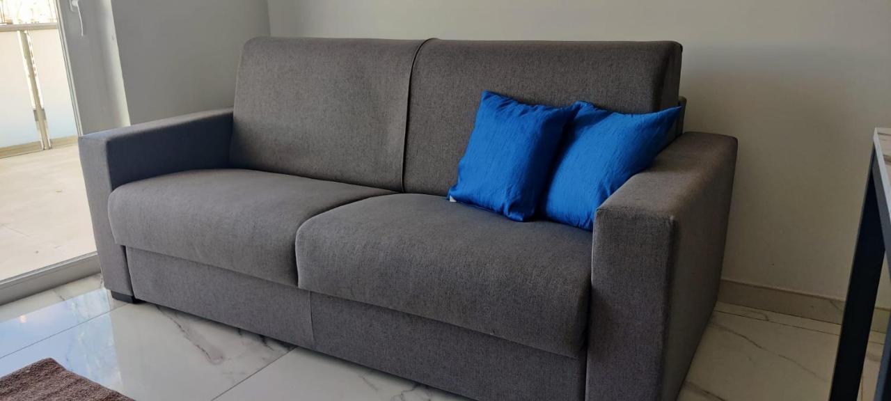 Blu-M Central Qormi Bagian luar foto