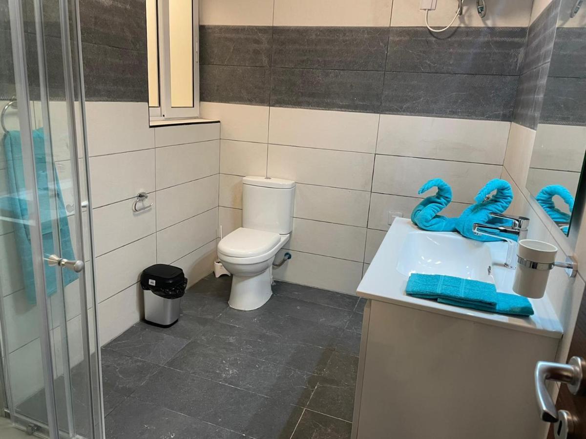 Blu-M Central Qormi Bagian luar foto