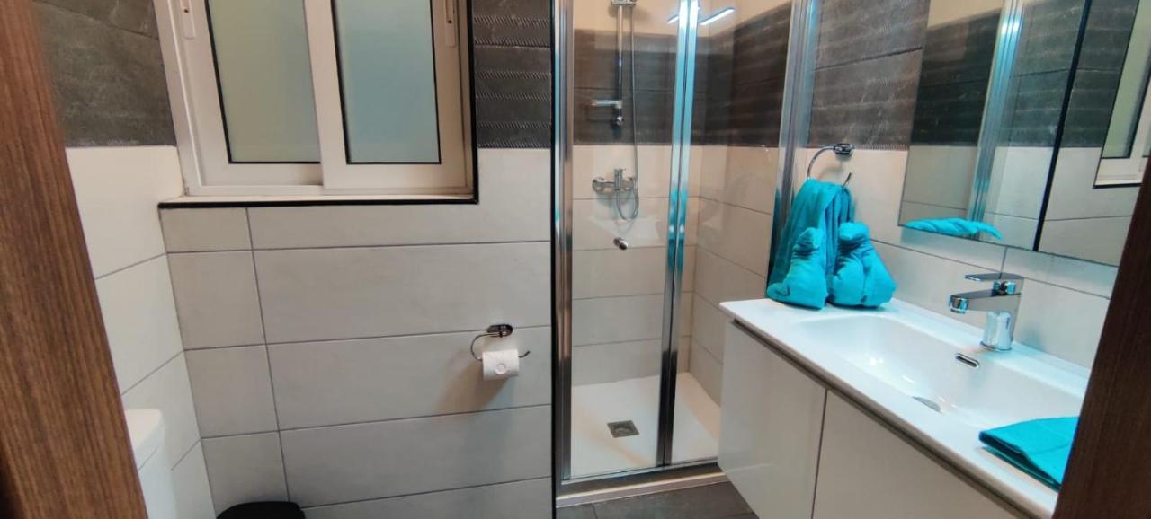 Blu-M Central Qormi Bagian luar foto