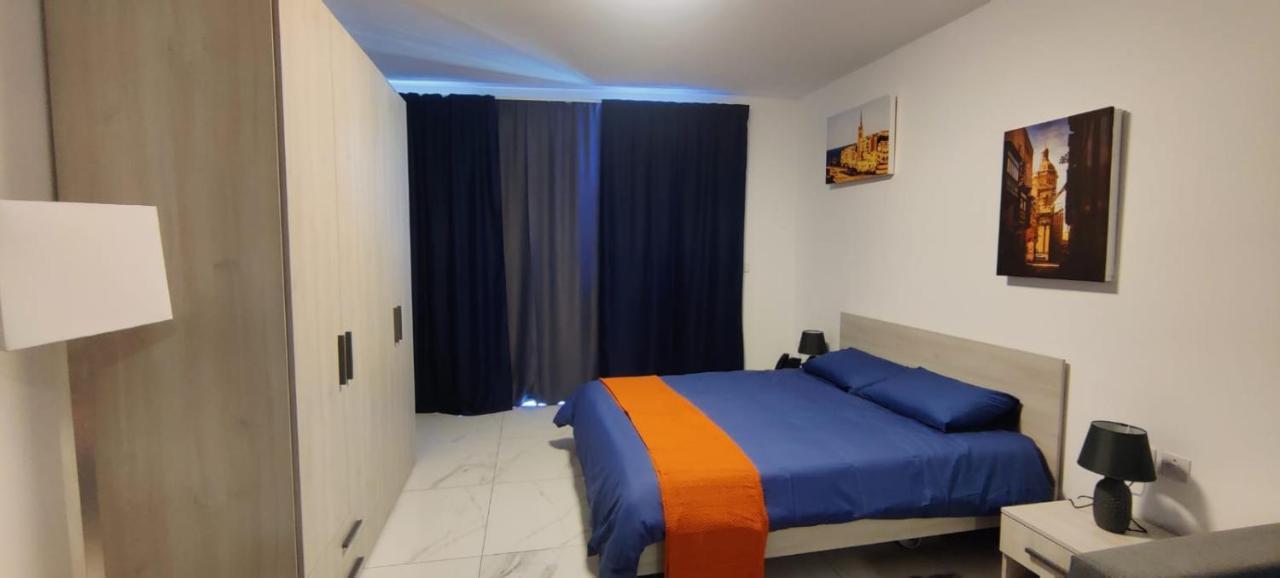 Blu-M Central Qormi Bagian luar foto