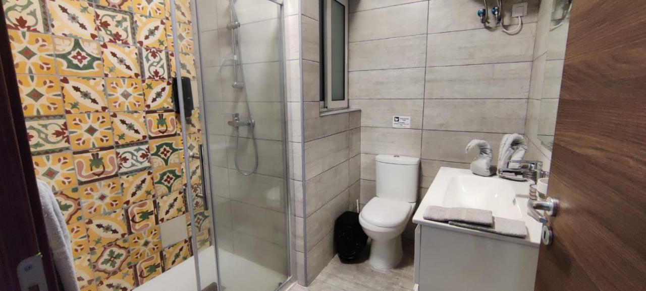 Blu-M Central Qormi Bagian luar foto